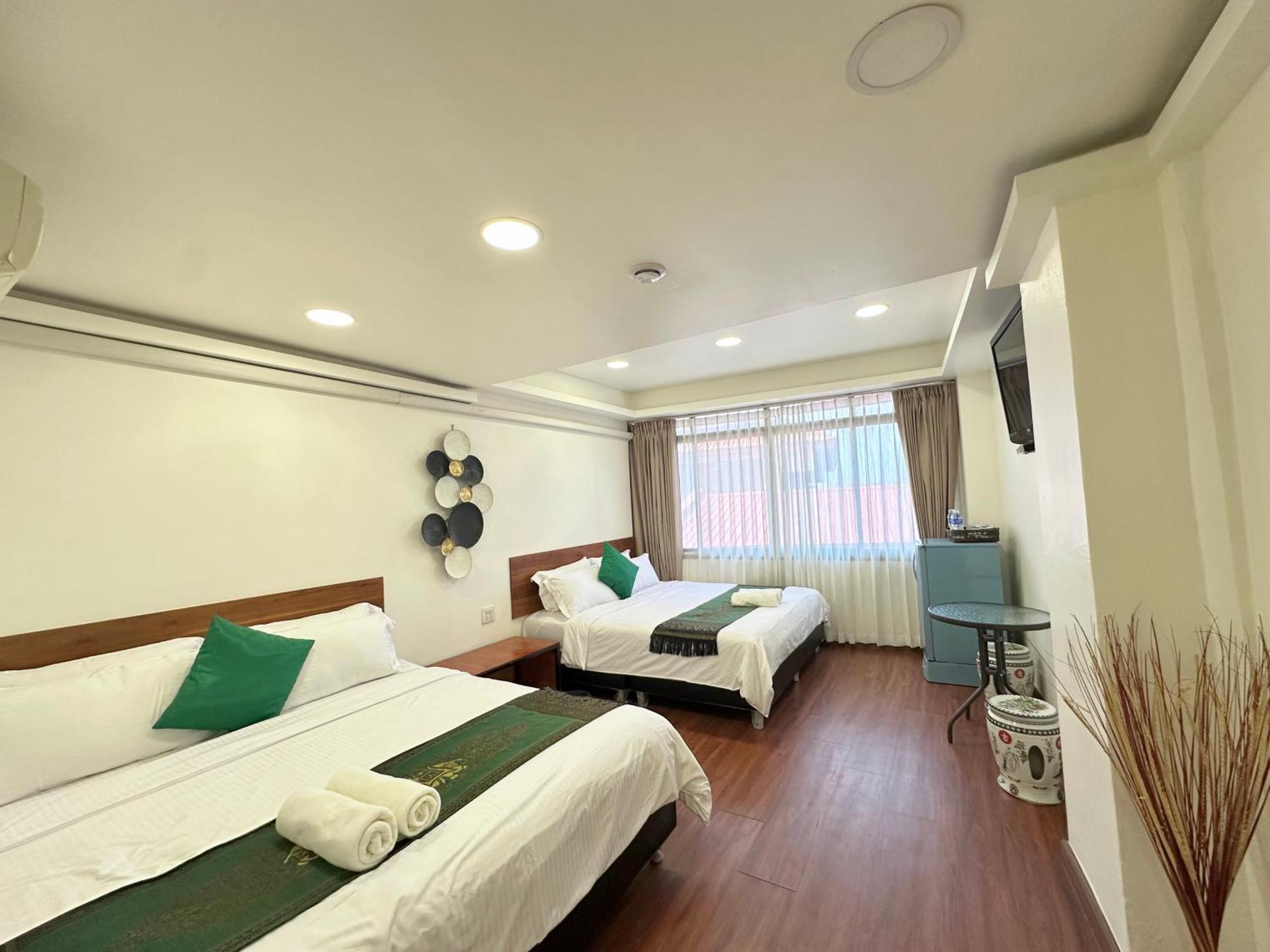 Longzhu Guesthouse Бангкок Екстер'єр фото