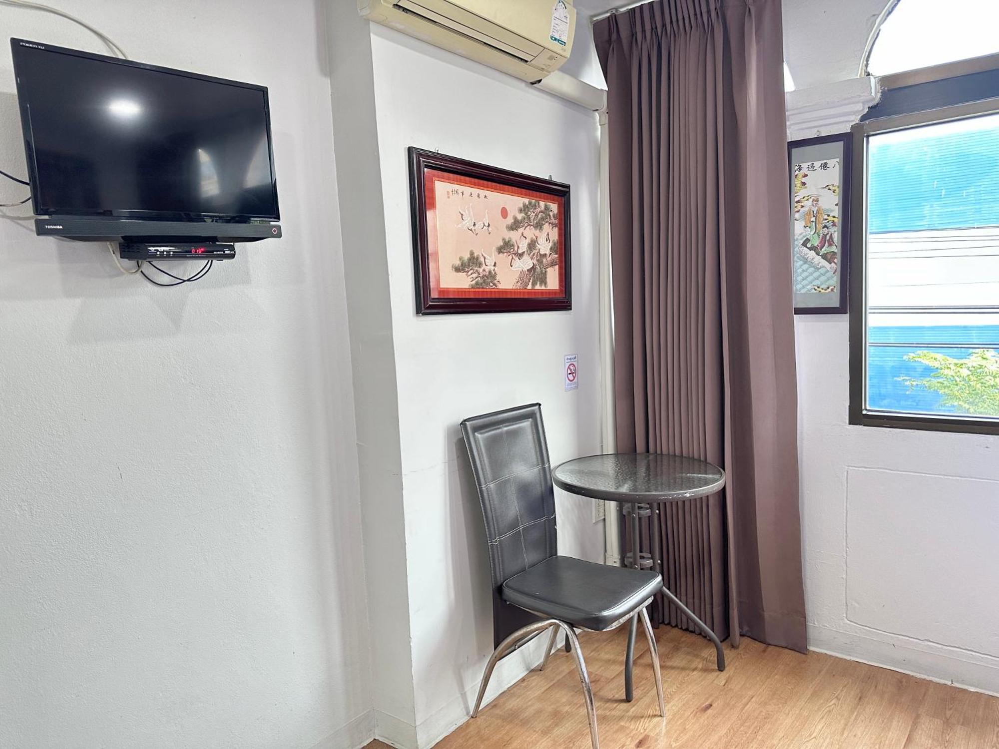 Longzhu Guesthouse Бангкок Екстер'єр фото
