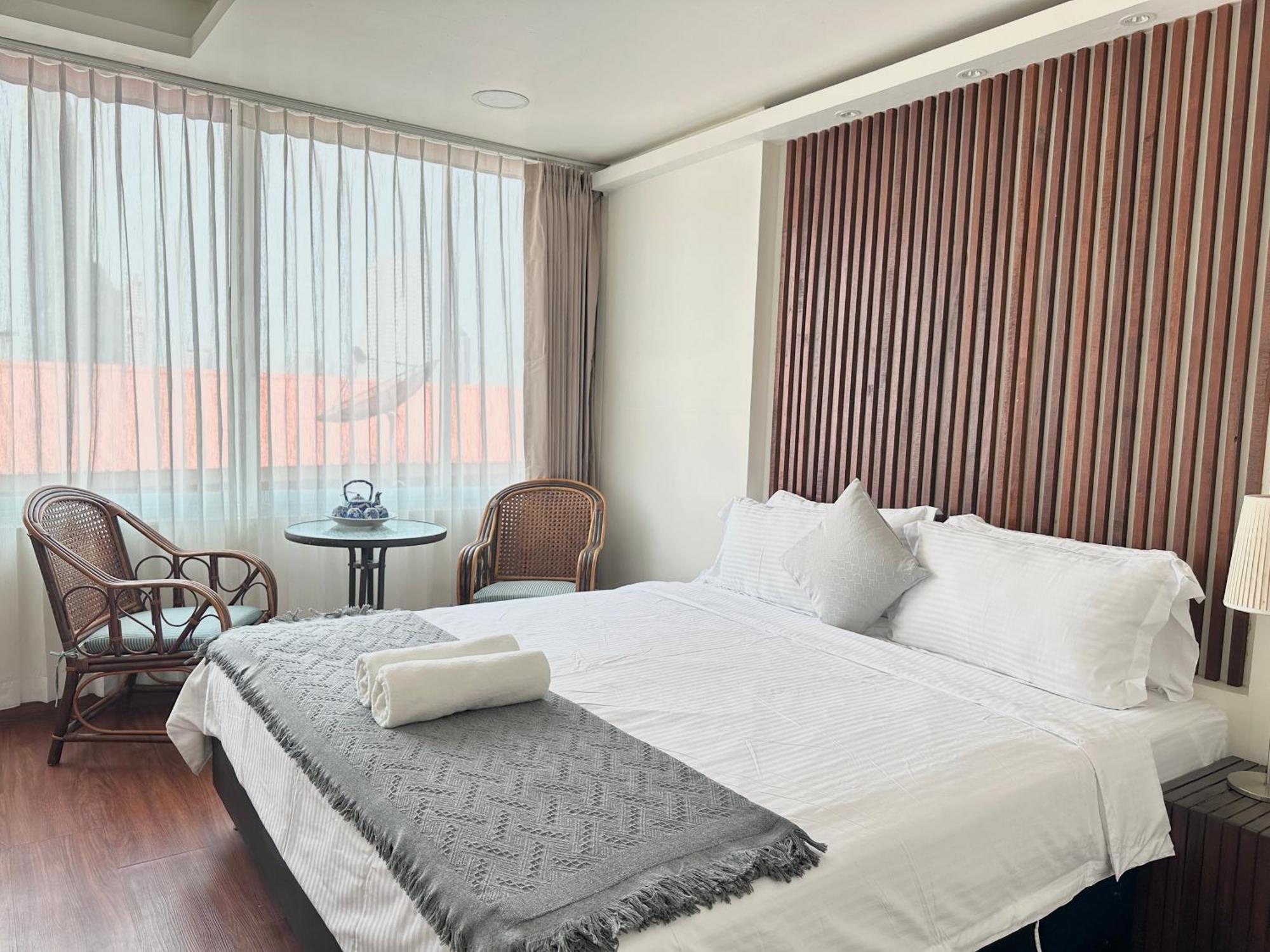 Longzhu Guesthouse Бангкок Екстер'єр фото
