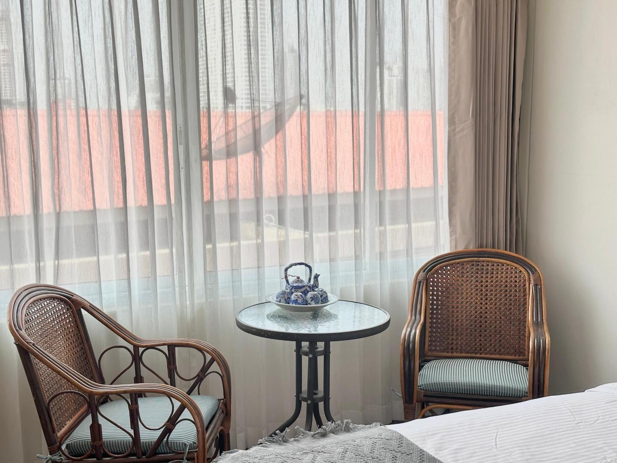 Longzhu Guesthouse Бангкок Екстер'єр фото