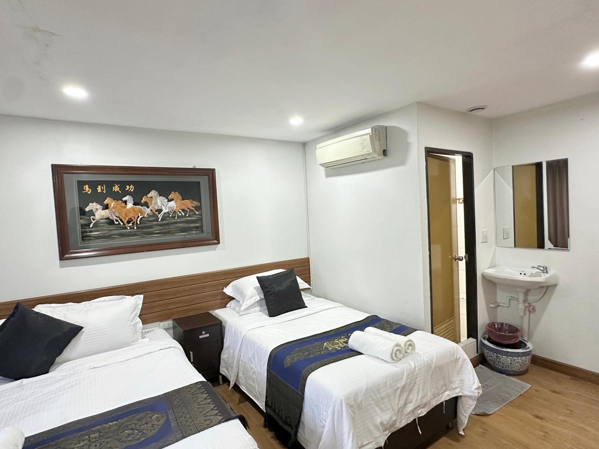 Longzhu Guesthouse Бангкок Екстер'єр фото