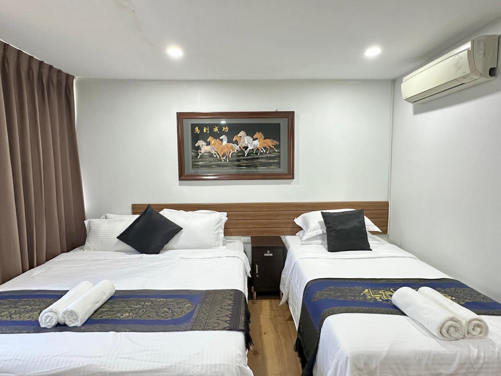 Longzhu Guesthouse Бангкок Екстер'єр фото